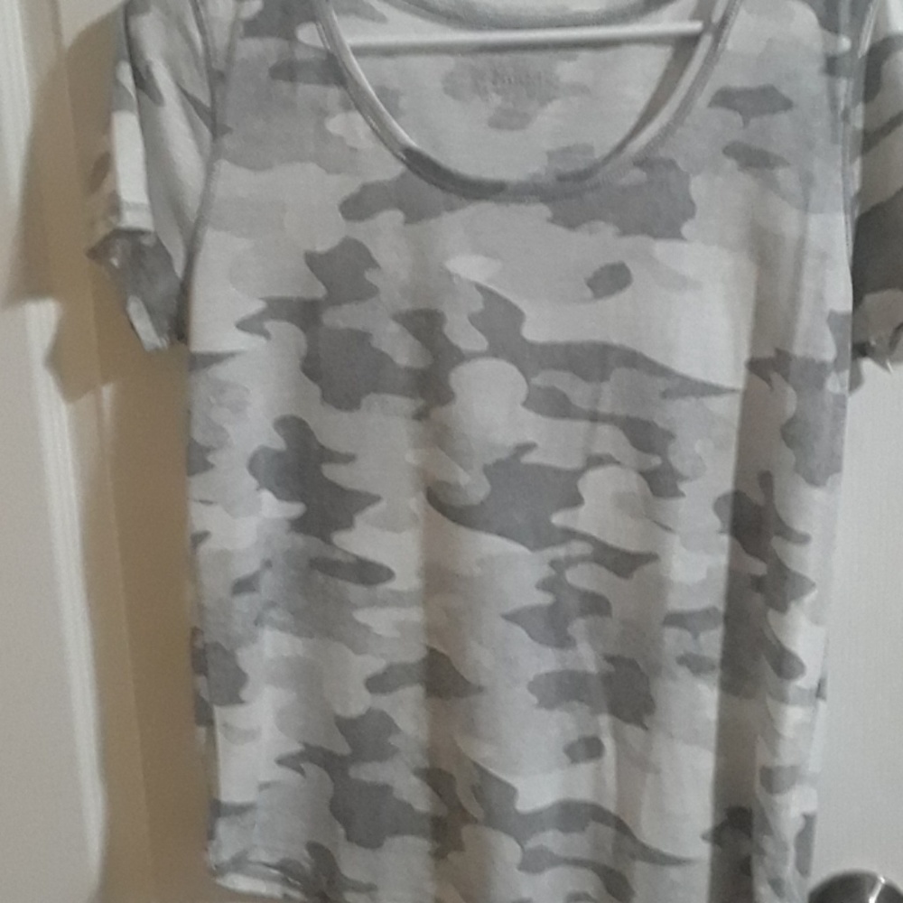 Grey and White camo T-Shirt Size L